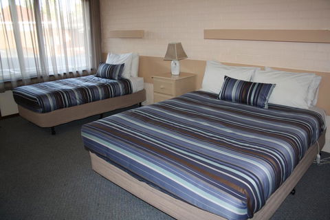 Raglan Motor Inn - Sydney 4u 2