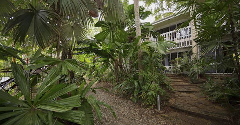 Rainforest Castaways Resort And Spa - Sydney 4u 3