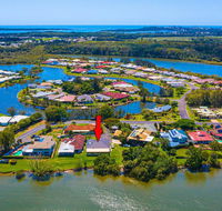 Ralph's Cottage Orion Drive Yamba - Pet Friendly Photos available shortly Free Wi-Fi - Sydney 4u