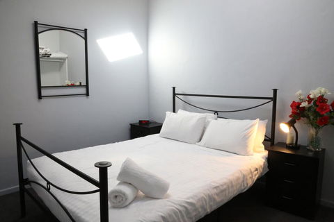 Razorback 14 - Accommodation Sydney 1