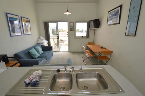 Razorback 3 - Accommodation Sydney 2