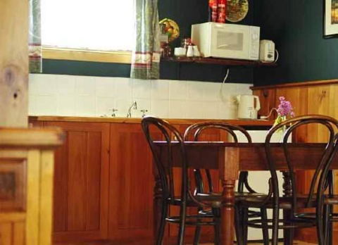 Red Brier Cottage Accommodation - Sydney 4u 2