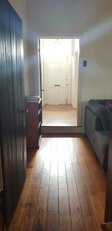 Red Brier Cottage Accommodation - Sydney 4u 3