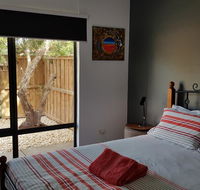 Red Ochre - Large 1BR with Private Courtyard - Sydney 4u
