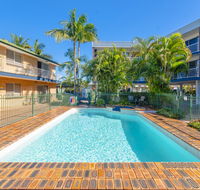 Red Star Hotel Palm Beach - Sydney 4u