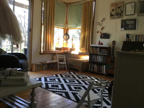 Redhaus Artist Cottage - Sydney 4u 1
