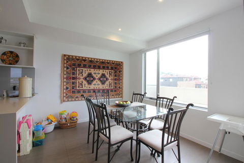 Rejuvenate San Remo - WiFi, Linen, Beach 200m, Family Friendly - Sydney 4u 2
