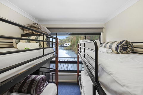 Renmark River Villas And Boats & Bedzzz - Sydney 4u 3