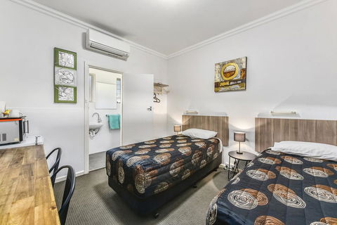 Rest Motels - Sydney 4u 3