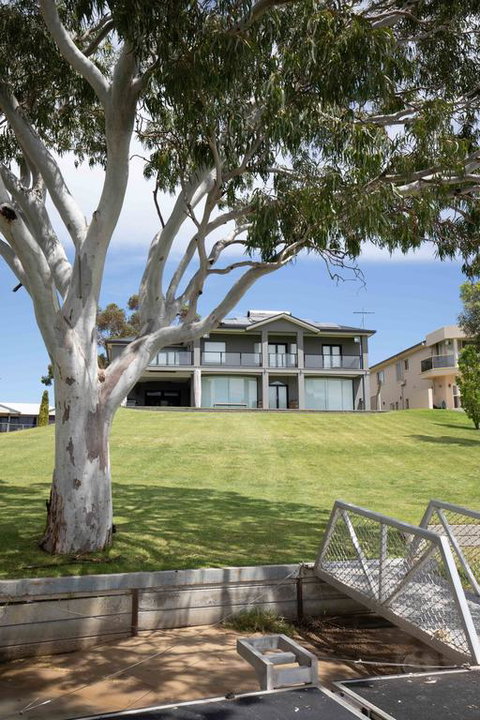 River Devine - Sydney Resort 3