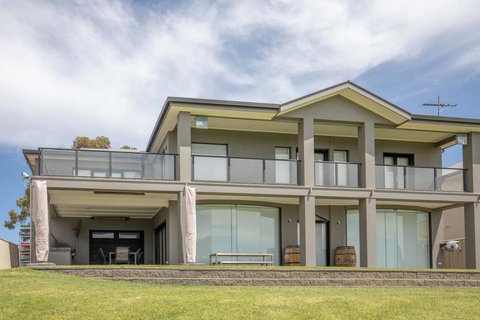 River Devine - Sydney Resort 0