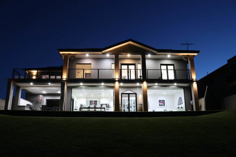 River Devine - Sydney Resort 1