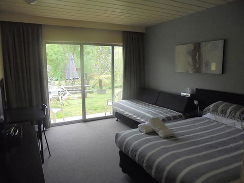 Riverbank Park MOTEL - Accommodation Sydney 3