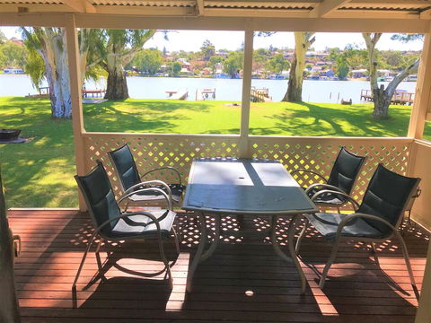 Riverfront Getaway - Mannum - Sydney 4u 1