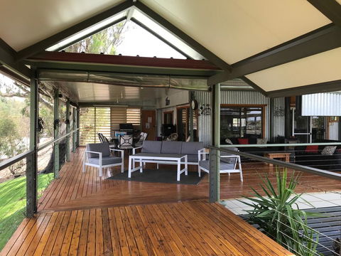 Riverside Farm Retreat BnB - Sydney 4u 1