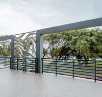 Rockingham Beachfront Apartment - Sydney 4u
