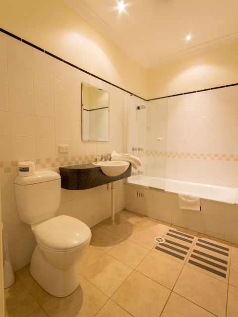 Royal Hotel - Sydney 4u 3