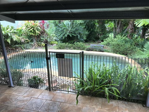 Royal Palm Cottage, Entire Two Bedroom 2 Bathroom House With Pool - Sydney 4u 0
