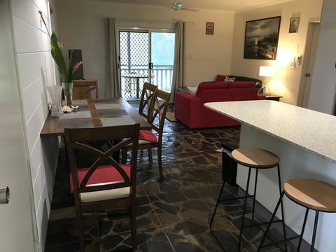 Royal Palm Cottage, Entire Two Bedroom 2 Bathroom House With Pool - Sydney 4u 1