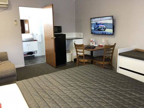 Roydons Motor Inn - Accommodation Sydney 1