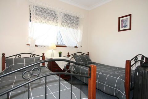 Safety Bay Guest House - Sydney 4u 0