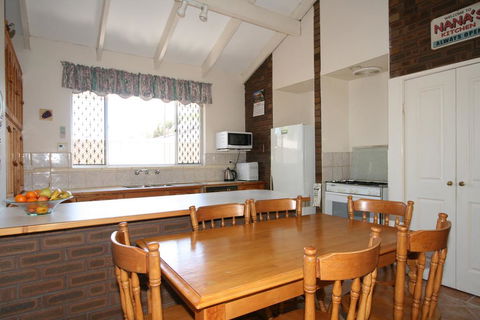 Safety Bay Guest House - Sydney 4u 2