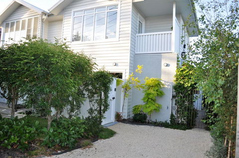 Sailaway Beach House - Sydney 4u 1