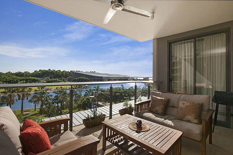 Saltwater Suites - 1,2 & 3 Bed Waterfront Apartments - Sydney 4u 2