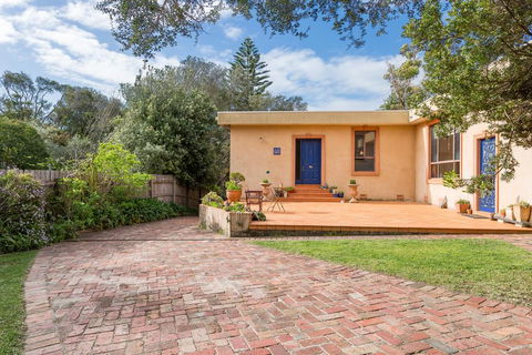 Salty Dog By The Sea - Pet Friendly - Accommodation Sydney 3