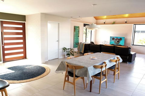 Salty Lark Beach House - Accommodation Sydney 1