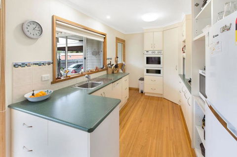 Sama-Sama - Walking Distance To Town And Water - Accommodation Sydney 1