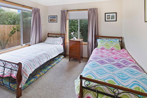Sama-Sama - Walking Distance To Town And Water - Accommodation Sydney 2