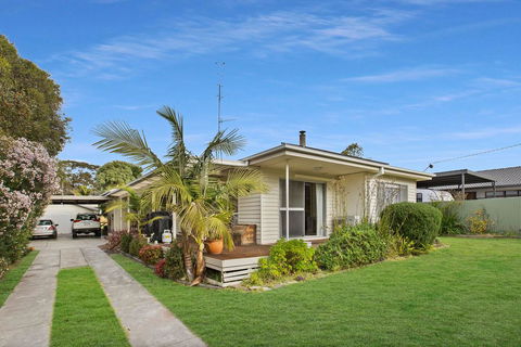 Sama-Sama - Walking Distance To Town And Water - Accommodation Sydney 0