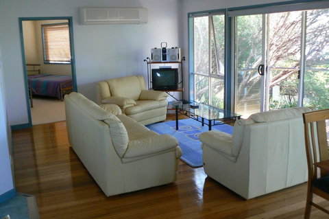 Sandy Point Beach Escape 1 Bedroom Apartment - Accommodation Sydney 3