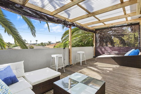 SANTORINI BEACH HOUSE - SAFETY BEACH - Sydney 4u 3