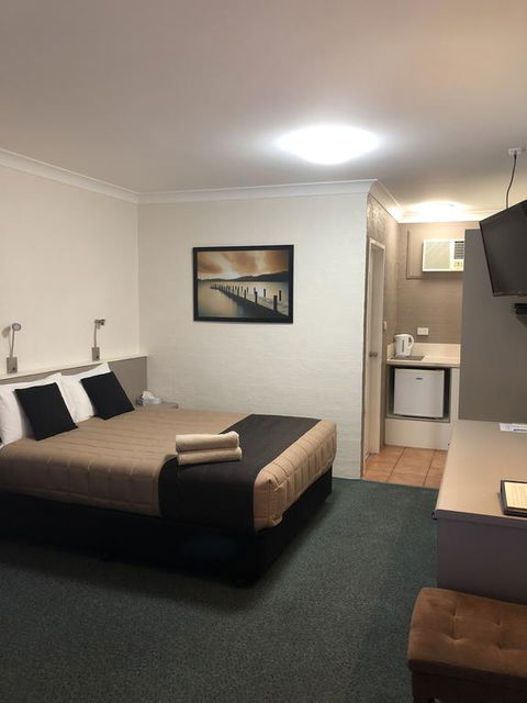 Sapphire City Motor Inn - Sydney 4u 1