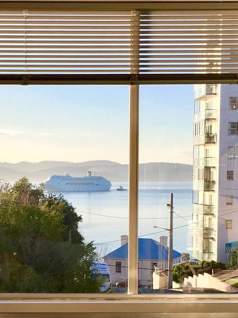 Scarlett's By Salamanca - Accommodation Sydney 3