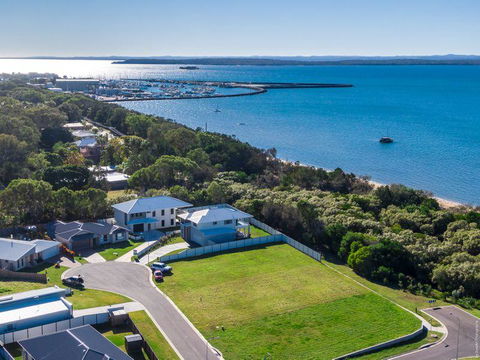Sea Breeze Esplanade, Beachfront, Close Marina Hervey Bay - Sydney 4u 0