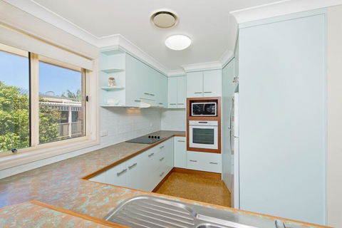 SEASCAPE - An Enticing Lakeside Escape - Sydney 4u 2