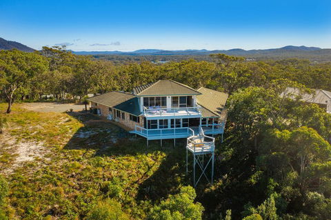 Seascape @ 19 Pindari - Privacy, Space, Views - Sydney 4u 1