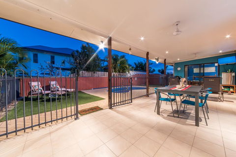 Seaside Hideaway- Hideaway Bay - Sydney 4u 1