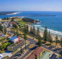 Seaspray 3 - straight across the road from Main Beach Yamba - Sydney 4u