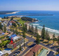 Seaspray Unit 7 straight across the road from Main Beach Yamba - Sydney 4u