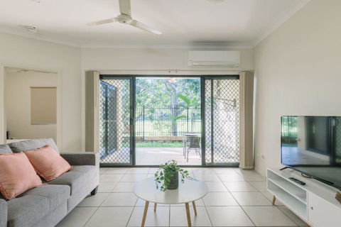 Secure 2 Bed Unit In Gray - Close Palmerston City - Sydney 4u 0