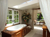 Shakespeare's Wilderness Chalet