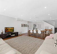 Shelly Beach Family Hideaway - Pool Beach Golf - Sydney 4u