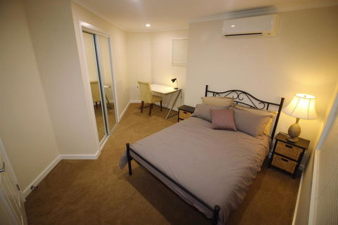 Silver House - Melbourne Airport Accommodation - Sydney 4u 1
