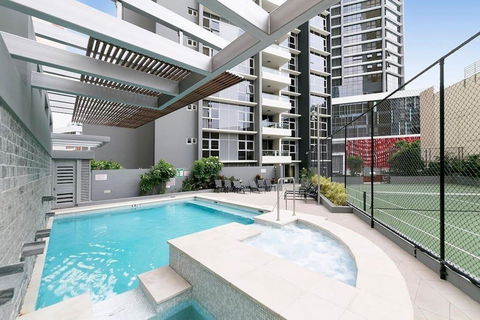 SK2 - 3BR With Pool Gym Steam Room In Story Bridge - Sydney 4u 1