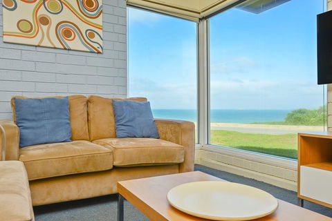South Seas Beachfront Apartments - Sydney 4u 2