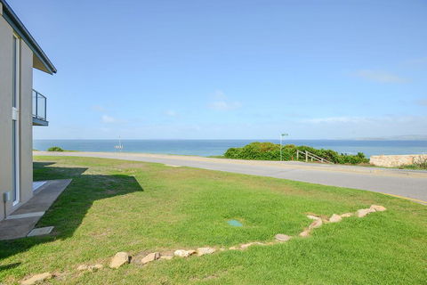 South Seas Beachfront Apartments - Sydney 4u 1